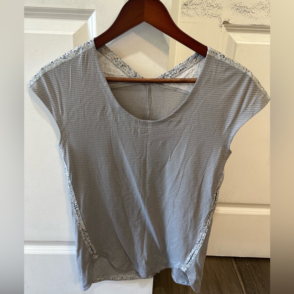 Lululemon t-shirt